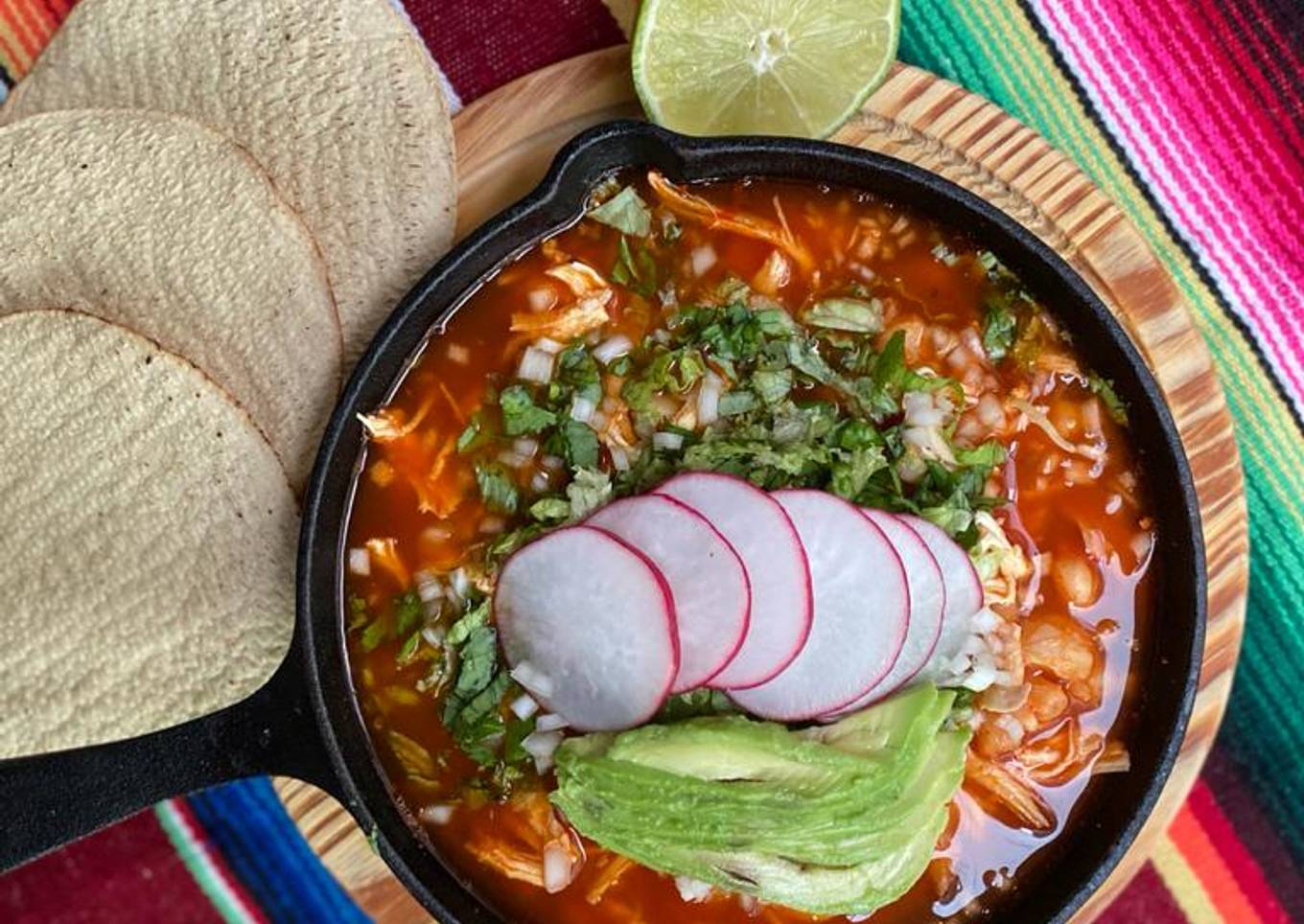 Pozole rojo de pollo