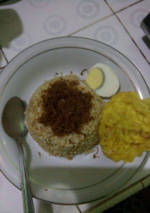 Foto resep Nasi Goreng Buru-Buru/Simple Ala Uwa' Filah