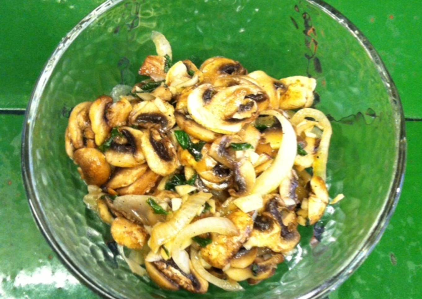 Champignons con epazote