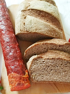 Gluténmentes kenyér rizslisztből és lenmaglisztből recept fotója