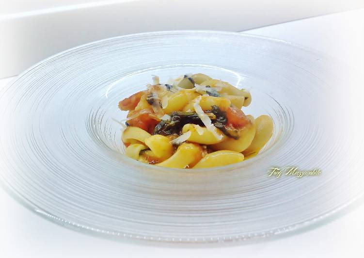 How to Make Fatto in casa Fusilloni piccanti con catalogna