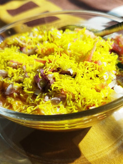 छोले चाट (chole chaat recipe in Hindi) रेसिपी मुख्य फोटो