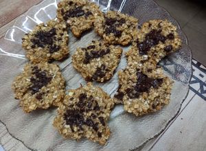Una foto de Galletas de avena con té de manzanilla y anís