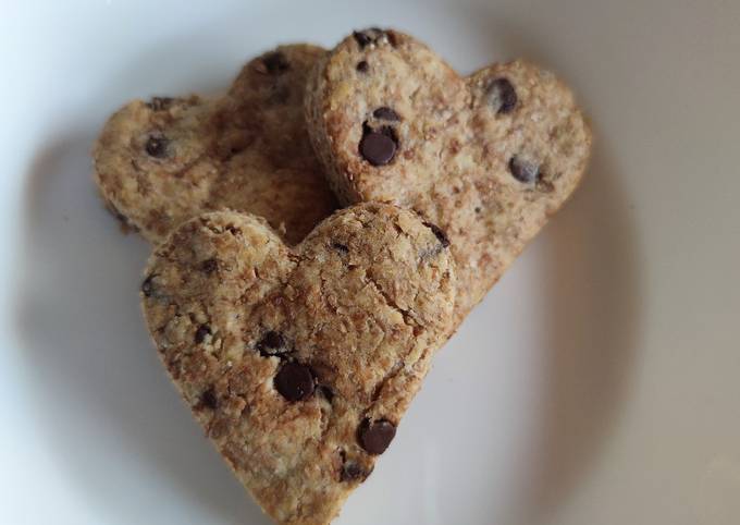 Biscotti integrali con burro di arachidi e gocce di cioccolato