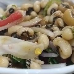 A picture of Lobia chaat.