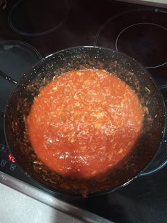 Una foto de Ropa Vieja con tomate
