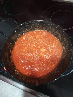 Una foto de Ropa Vieja con tomate