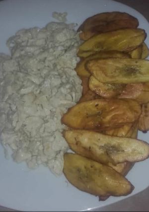 A picture of Fried egg with plantain.