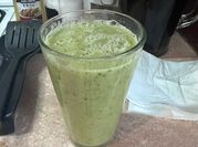 Una foto de jugo de melon