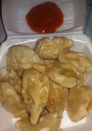 A picture of Momos.