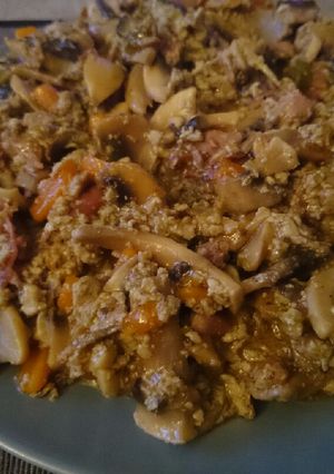 Una foto de Revuelto de champiñones naturales con salsa agridulce 🍄🌶