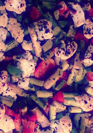 A picture of Roasted Cauliflowers with Asparagus and Bell Peppers.