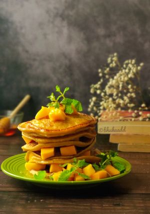 A picture of Mango oats pancake.