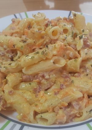 Una foto de Macarrones sin gluten con nata