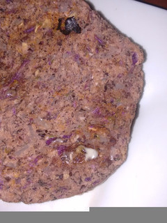 Una foto de Hamburguesa de porotos negros y repollo colorado