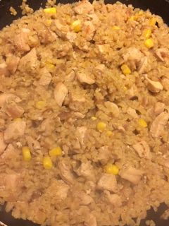 Lilahagymás csirkés bulgur recept fotója