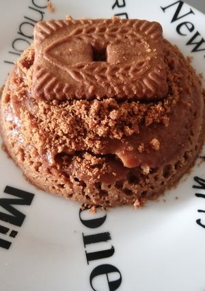 Une photo de Bowl cake fondant au speculoos et au chocolat au micro-ondes