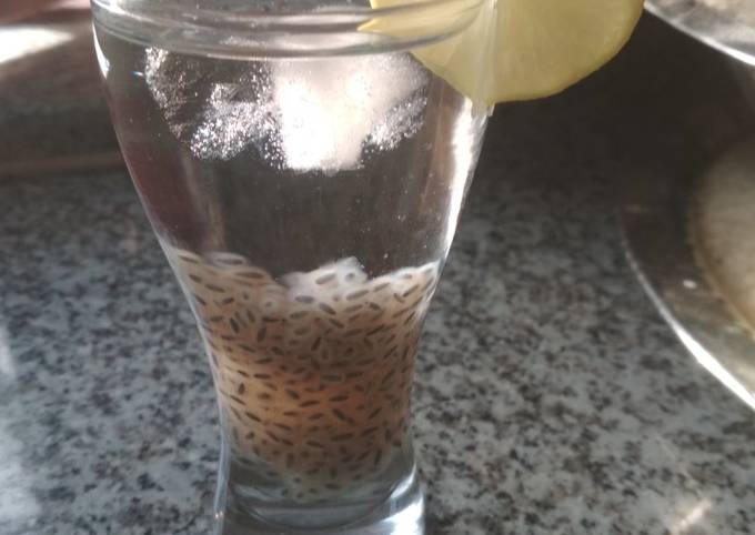 Basil seeds lemonade