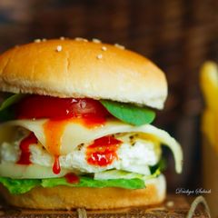 A picture of Instant Burger.