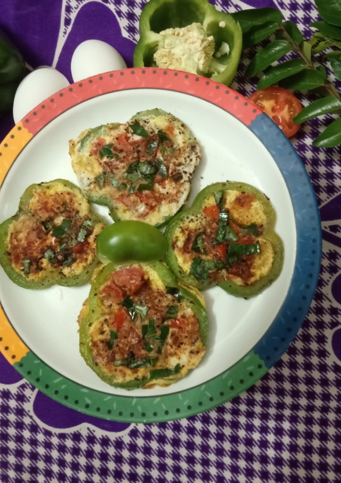 பச்சை வண்ண குடைமிளகாய் ஆம்லெட்🌶️🍳👌👌👌👌 செய்முறை முக்கிய புகைப்படம்