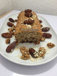 صورة لوصفة كيك الشوفان بالتمر والجوز memoalayan