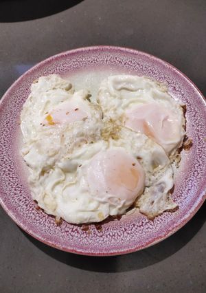 A picture of Sunny Side Up Egg.