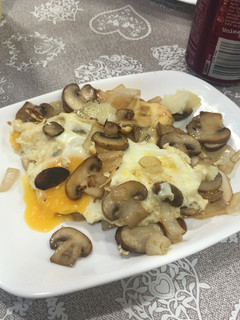 Una foto de Huevos con champiñones