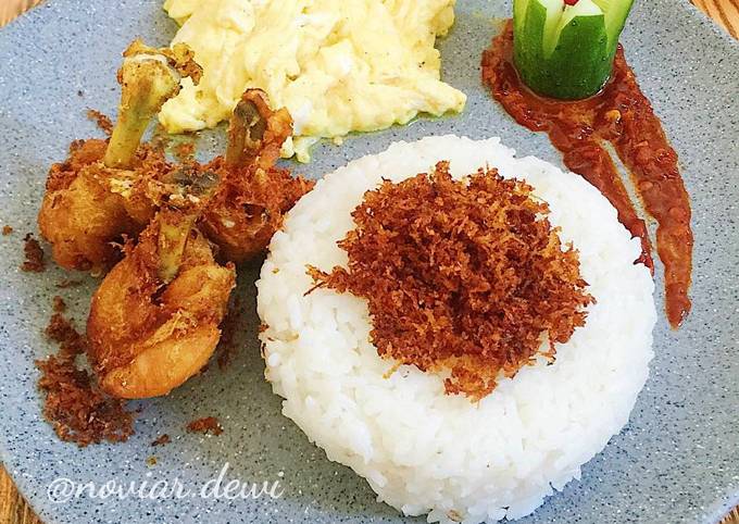 Ayam Goreng Serundeng with Belacan Sauce