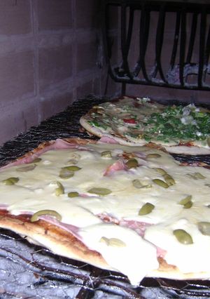Una foto de Pizza a la parrila
