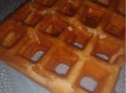 Una foto de waffles de queso crema