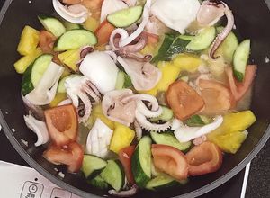 Hình của món Mực xào chua ngọt.