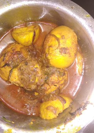 A picture of Egg curry.