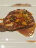 Chuleta de cerdo con piña, miel y mostaza