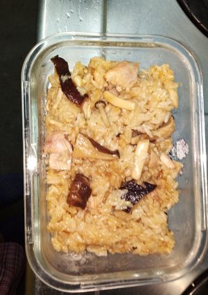 麻油菇菇雞肉油飯 的食譜成品照片