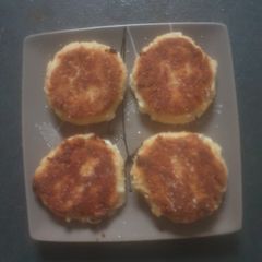 A picture of Crab cakes.