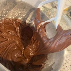 A picture of Chocolate frosting.
