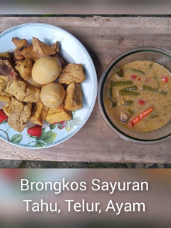 Foto resep Brongkos Sayuran, Tahu, Telur, Ayam