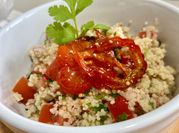Una foto de couscous libaneses