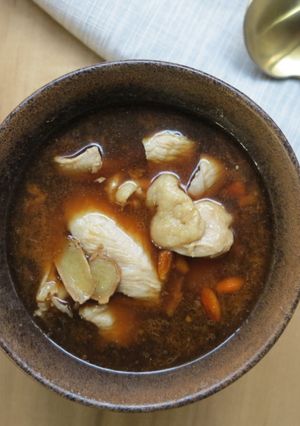 麻油雞拚松阪豬 的食譜成品照片