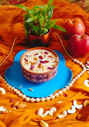 A picture of Apple kheer.