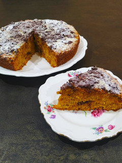 Foto di Torta di carote mandorle cocco e cioccolato fondente