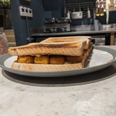 A picture of NYE fish finger sandwich.