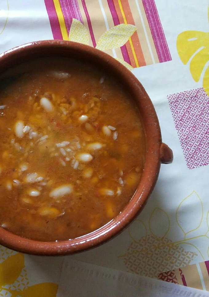 Una foto de Judías con arroz (🍲modo estudiante🍺🍷)