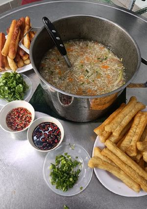Hình của món Súp xương, tôm, trứng.