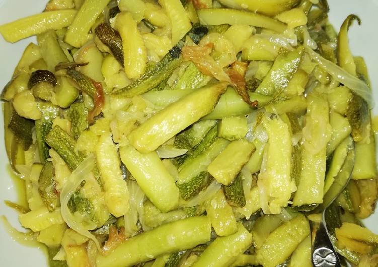 Zucchine con la cipolla