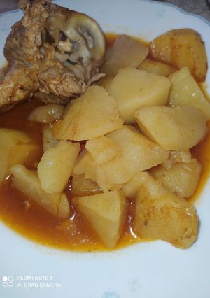 Una foto de Patatas con espinazo