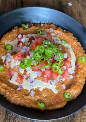 A picture of Fava bean dip. فول مدمس fool Mdamass.