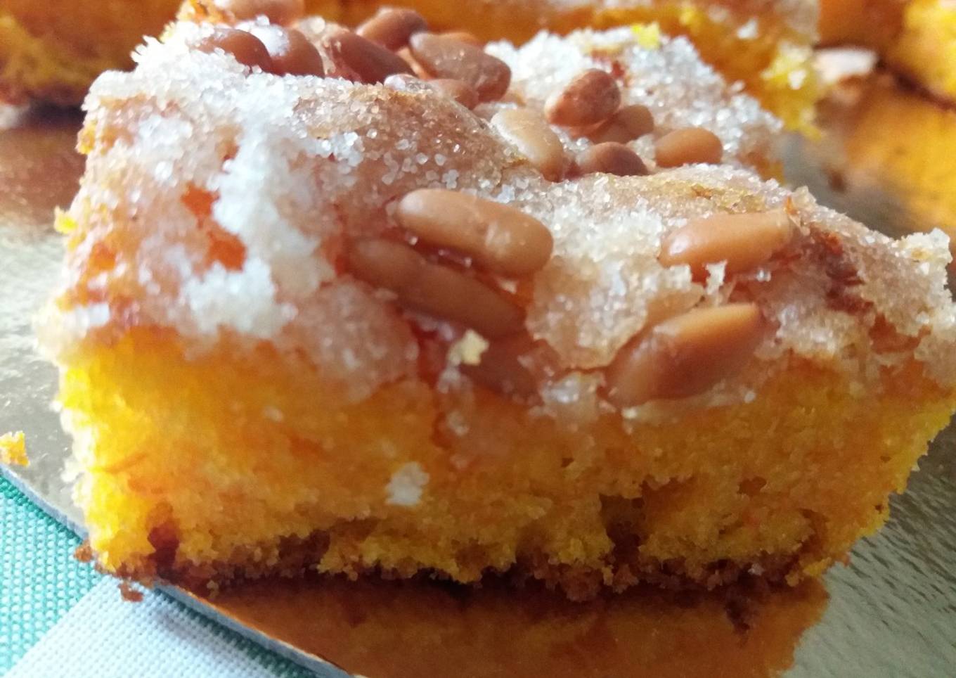 Bizcocho de calabaza y piñones