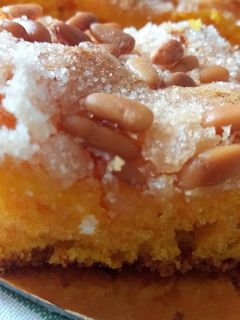 Una foto de Bizcocho de calabaza y piñones