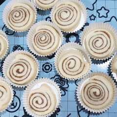 A picture of Cinnamons Roll No telur Empuk.